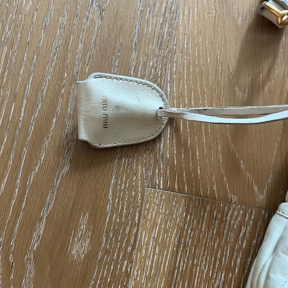 Miu Miu Cream Coffer Leather Crossbody Bag with Gold Clasp - Picture 7 of 14